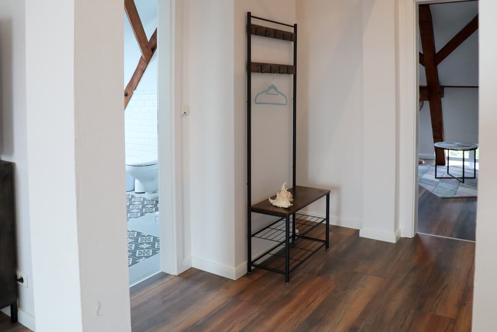 Dachfenster mit Hafenblick