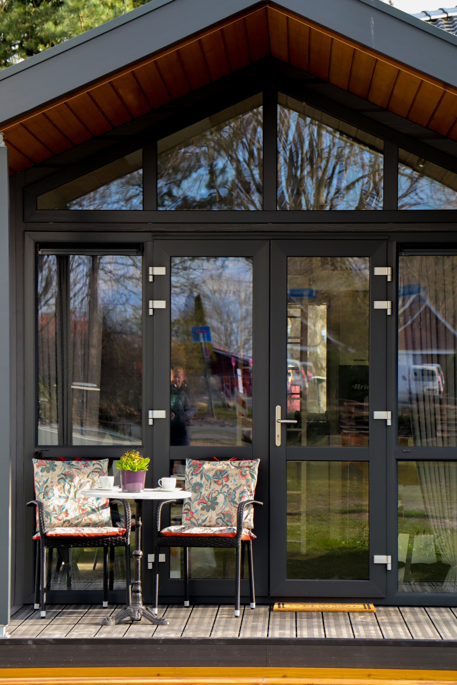Terrasse mit Blick auf den Hafen